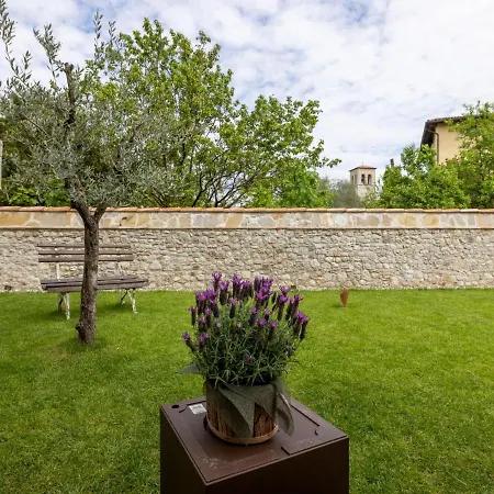 Apartment Il Giardino Segreto-1 By Interhome